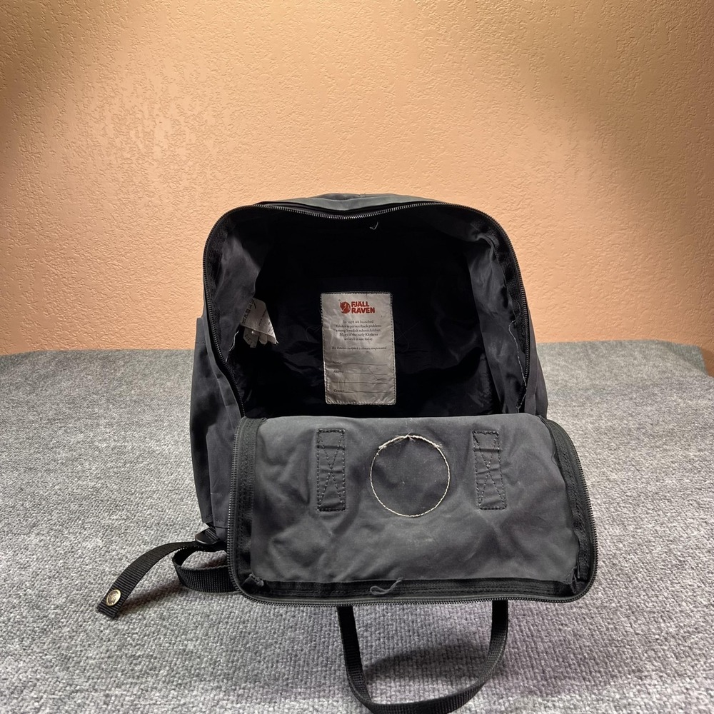 Fjallraven Kanken Classic Backpack Black Grey 23510 Vinylon F School Bag - Picture 7 of 16